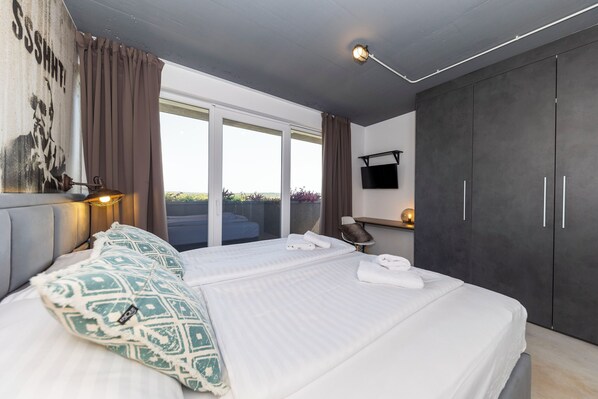 13 bedrooms, in-room safe, iron/ironing board, free WiFi