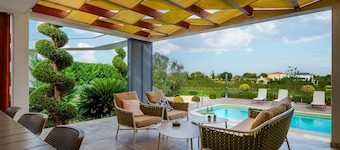 Villa Royal Green Two