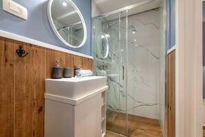 Villa | Bathroom
