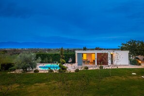 Building design - Villa Royal Green One (Policnik)