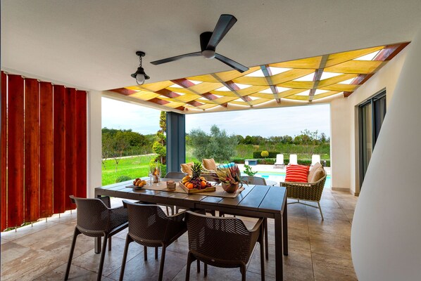 Villa | Terrace/patio