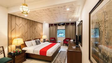 Luxe studio suite | Een bureau, een laptopwerkplek, gratis wifi