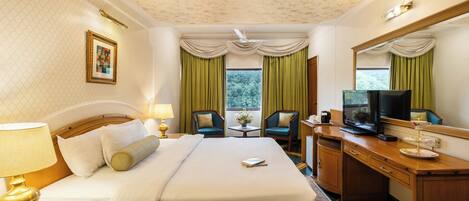 Suite Studio Luxe | Bureau, espace de travail pour ordinateur portable, Wi-Fi gratuit