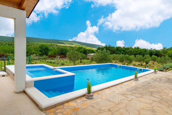 Outdoor pool, a heated pool