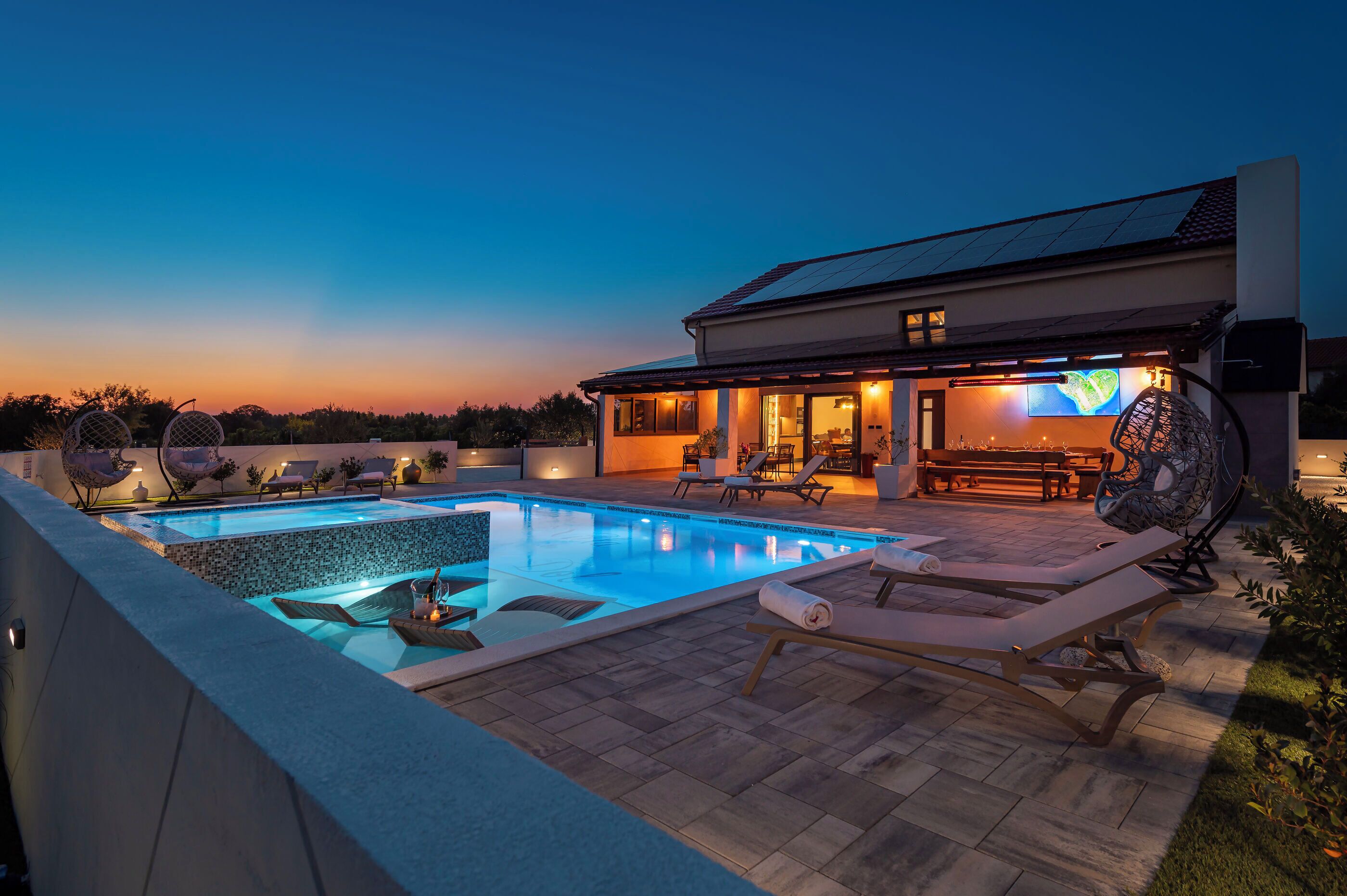 Outdoor pool, a heated pool