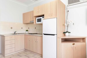 Fridge, microwave, stovetop, electric kettle
