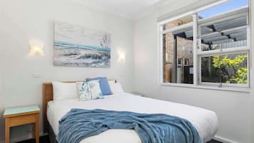 1 habitación, tabla de planchar con plancha, wifi y ropa de cama