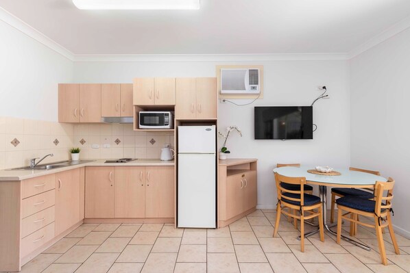 Fridge, microwave, stovetop, electric kettle