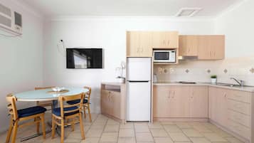 Fridge, microwave, stovetop, toaster