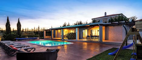 Indoor pool, outdoor pool