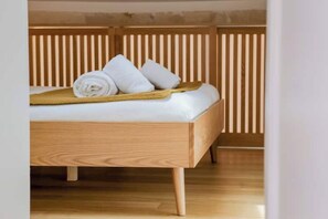 2 quartos, ferros/tábuas de passar roupa, Wi-Fi, roupa de cama