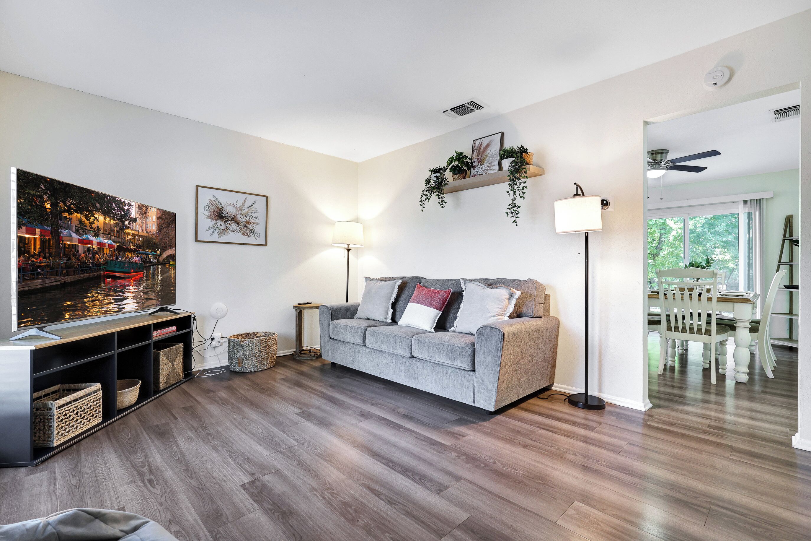 Perfectly designed to accommodate all your family and friends comfortably.