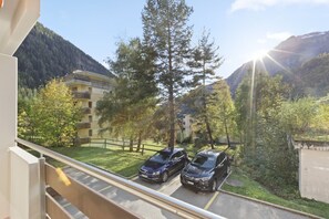 Property grounds - Bright studio with mountain views (Leukerbad)