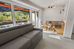 TV - Bright studio with mountain views (Leukerbad)