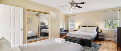 4 bedrooms, iron/ironing board, WiFi, bed sheets