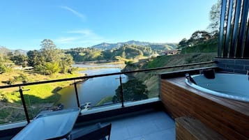 Family Cabin | 1 bedroom, laptop workspace, free WiFi