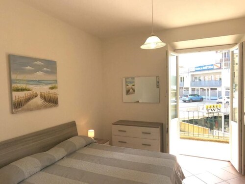 Carlo Apartment a stone's throw from all services