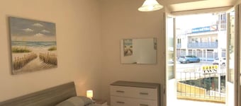 Carlo Apartment a stone's throw from all services