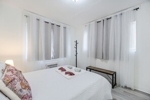 1 室のベッドルーム、アイロン / アイロン台、WiFi (無料)、ベッドシーツ