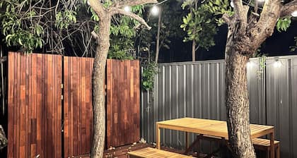 Retro House 3-bedrooms @St Peters. 2km to CBD