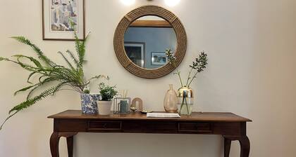 Retro House 3-bedrooms @St Peters. 2km to CBD