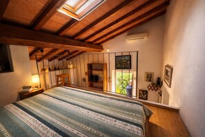 Unclassified image, 5 of 9, button