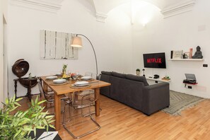 Interior - A truly charming property, just 2 minutes from the magnificent cathedral! (Genova)
