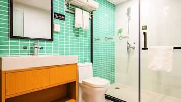 Ducha, artículos de higiene personal gratuitos y secador de pelo
