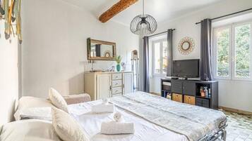 1 bedroom, iron/ironing board, WiFi, bed sheets