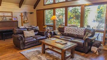TV, fireplace, DVD player, stereo
