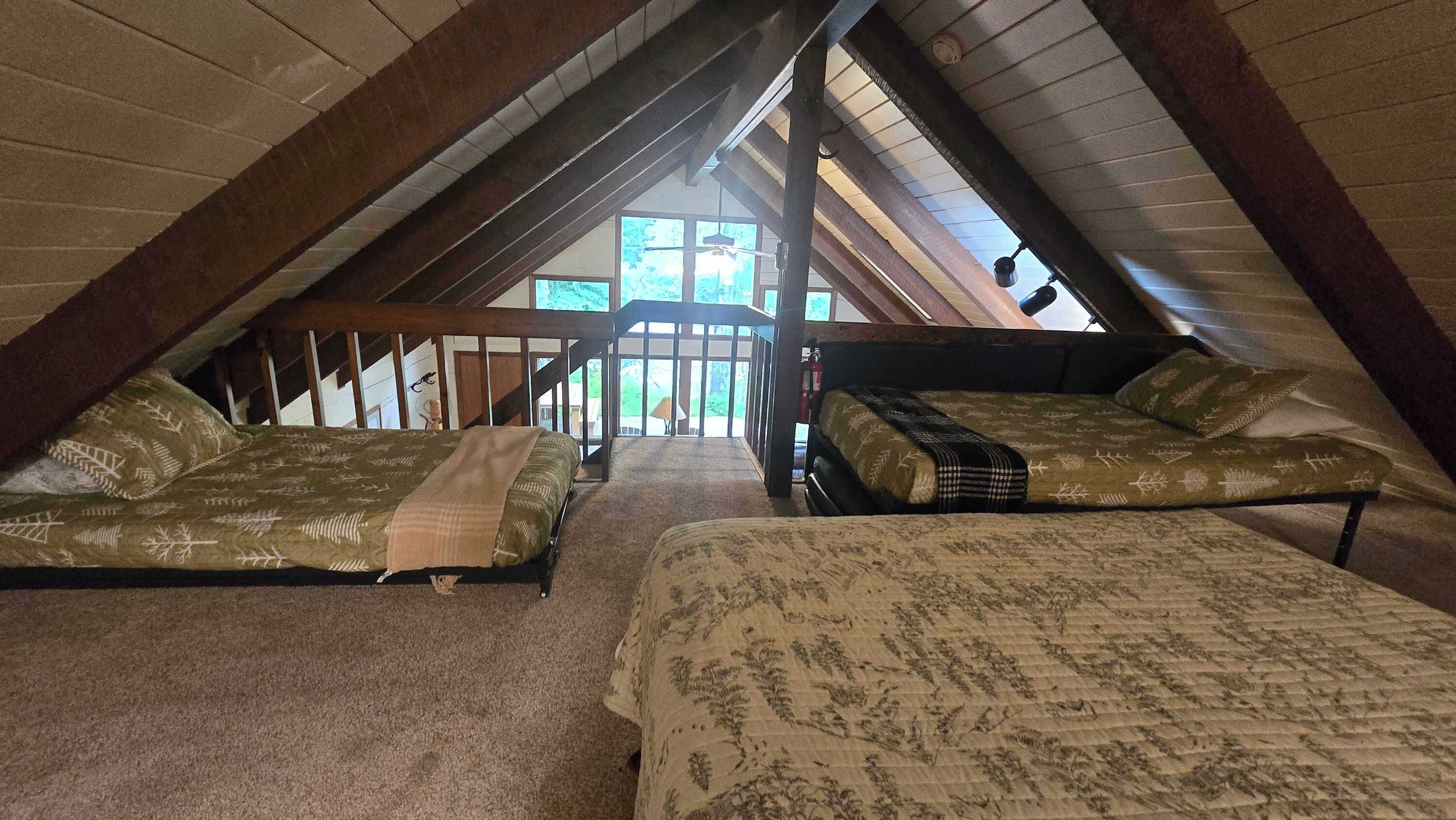 2 makuuhuonetta, silitysrauta/-lauta, vuodevaatteet