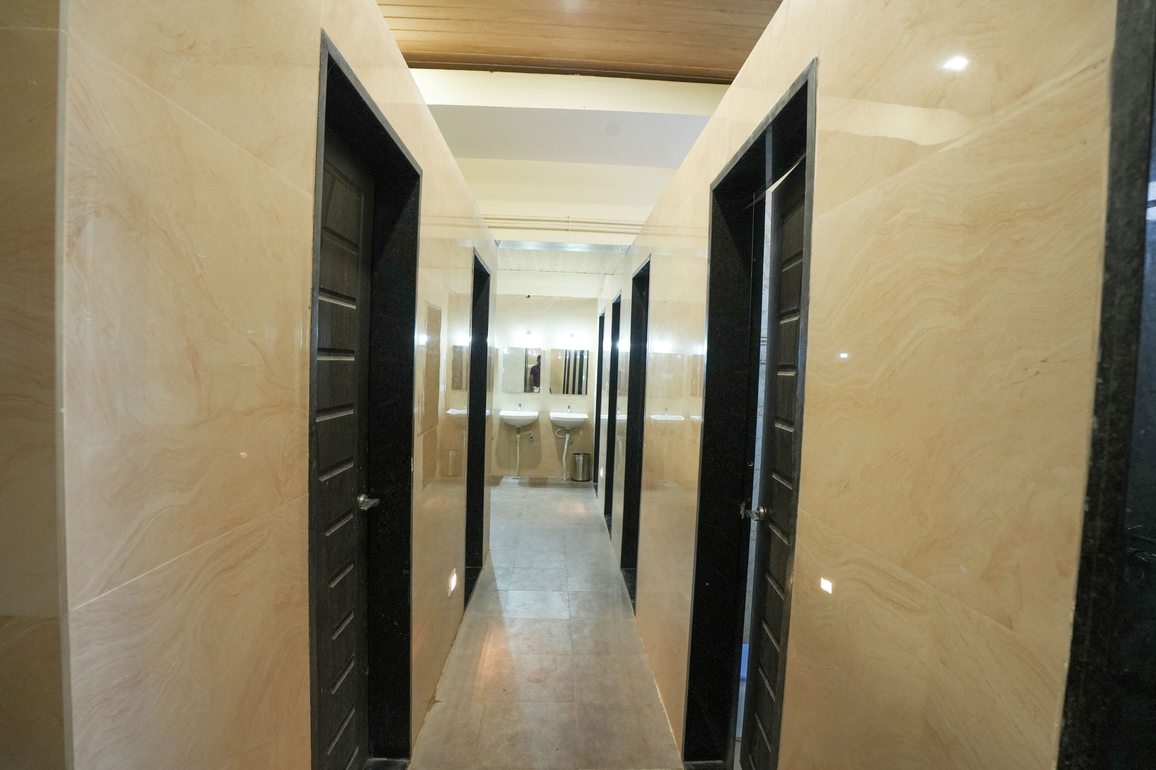 Deluxe Shared Dormitory | Bathroom