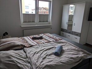 1 chambre, bureau, Wi-Fi gratuit, draps fournis