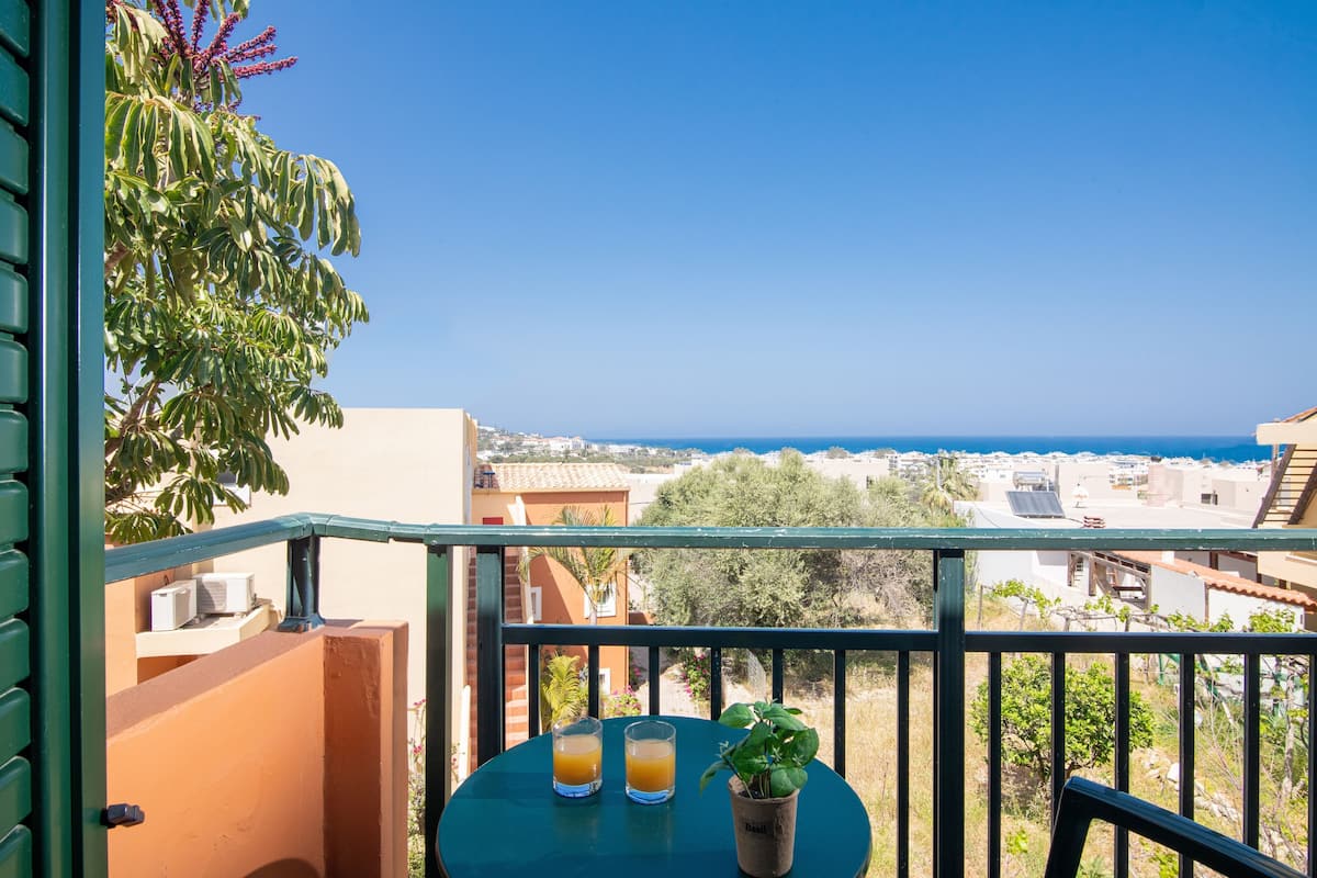 Family Apartment with Sea View
