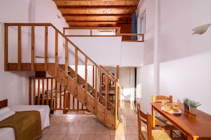 In-room safe, desk, soundproofing, iron/ironing board - Golden Valentin Apartments (Hersonissos)