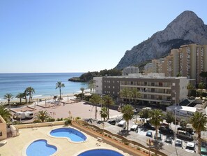 Pool - Calpe Apartment: Beach, Pool, Air Conditioning, WiFi (Calpe)