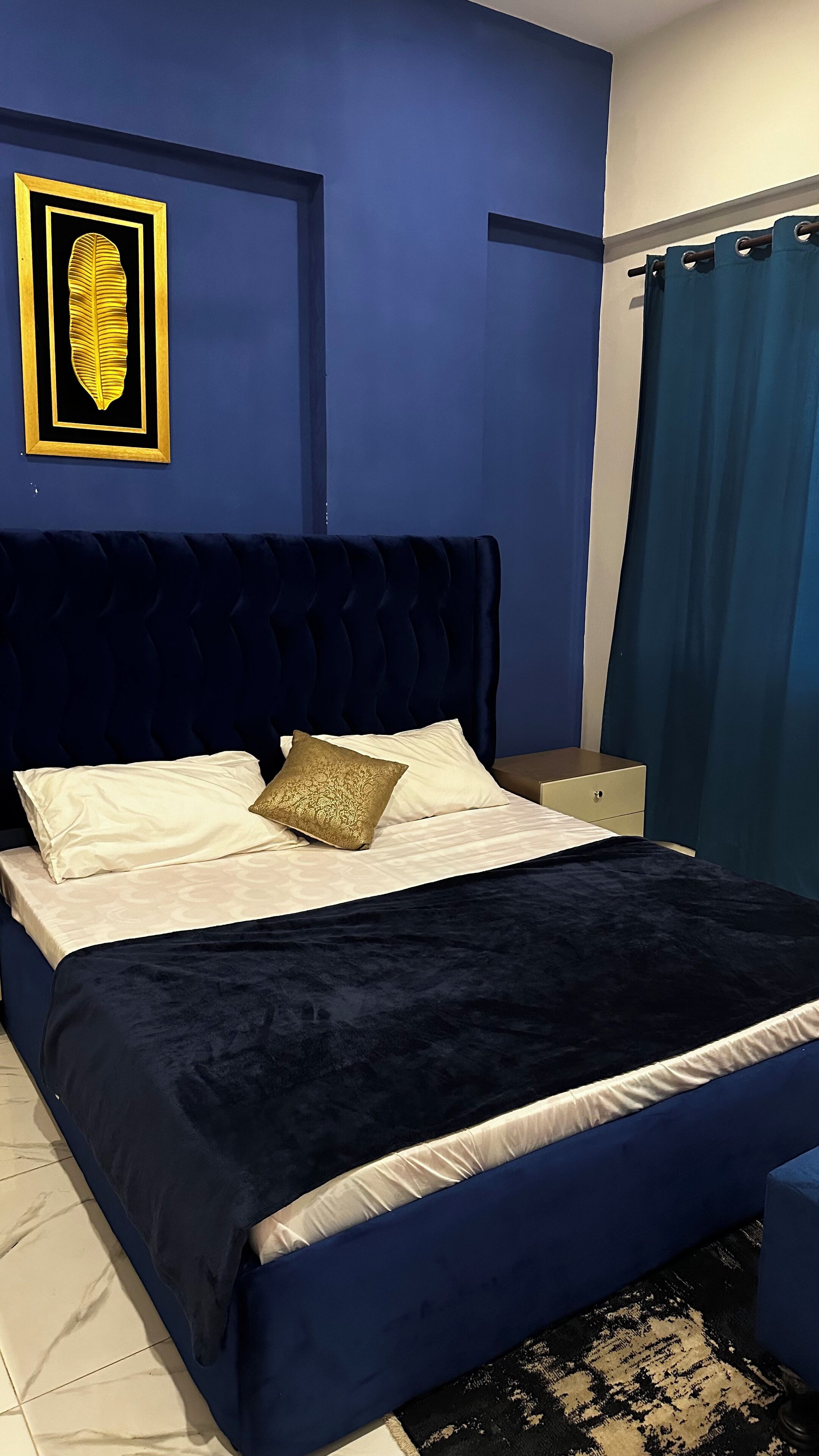 2 chambres, coffres-forts dans les chambres, bureau