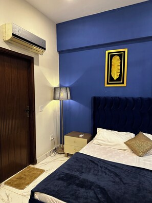 2 bedrooms, in-room safe, desk, iron/ironing board - Apartment for rent in Karachi (Karachi City)