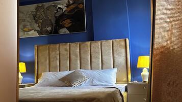 2 chambres, coffres-forts dans les chambres, bureau