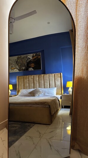 2 bedrooms, in-room safe, desk, iron/ironing board - Apartment for rent in Karachi (Karachi City)