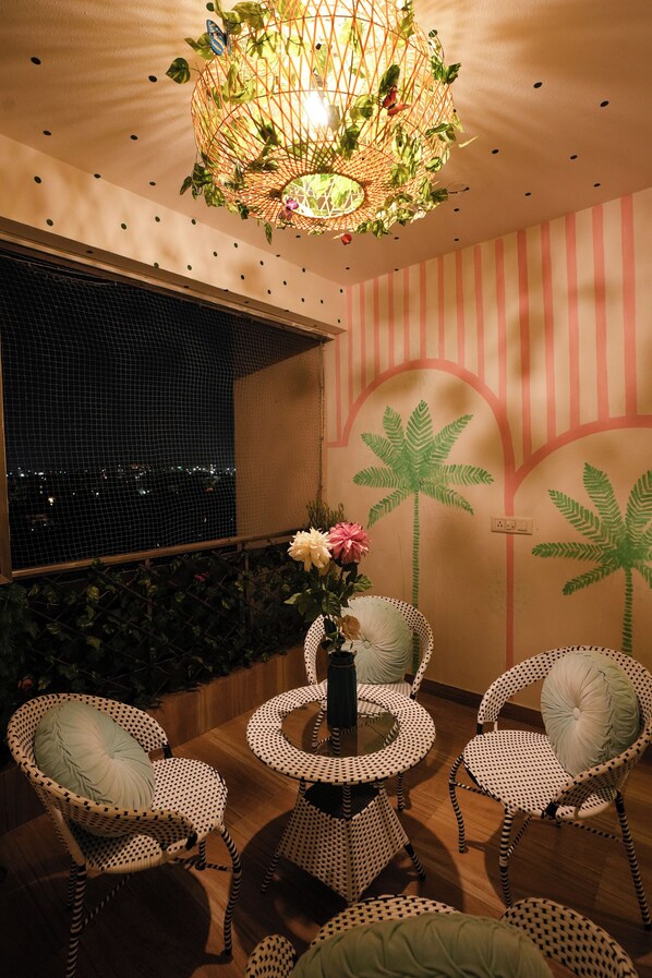 Outdoor dining - BAHAAR THE PALACE VIEW 4BHK PENTHOUSE WITH BUTLER (Jaipur)