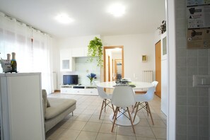 Dining - Central House near the airport (Fiumicino)