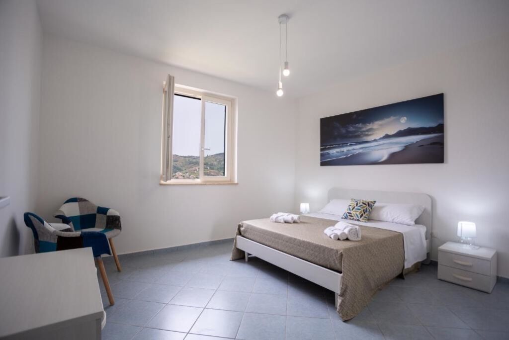 2 Schlafzimmer, Schreibtisch, Bügeleisen/Bügelbrett, Reisekinderbett