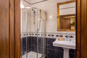 Villa, Hill View | Bathroom | Separate bathtub and shower, hair dryer, towels - Villa Maltempo (Vicchio)