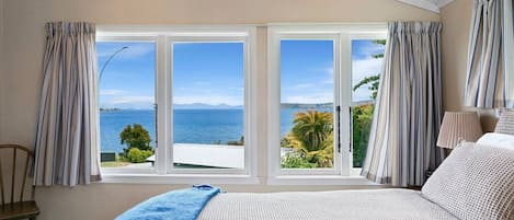 3 habitaciones, tabla de planchar con plancha, cuna de viaje y wifi