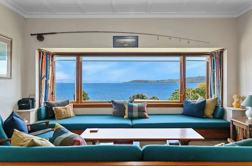 Waipahihi Charm & Tranquillity