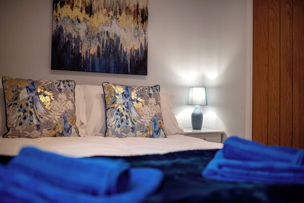 3 slaapkamers, een strijkplank/strijkijzer, wifi, beddengoed