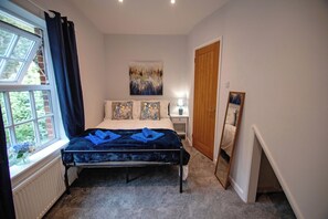 3 slaapkamers, een strijkplank/strijkijzer, wifi, beddengoed