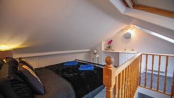 3 dormitoris, planxa i posts de planxar, wifi i roba de llit