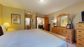 3 habitaciones, tabla de planchar con plancha y wifi gratis 